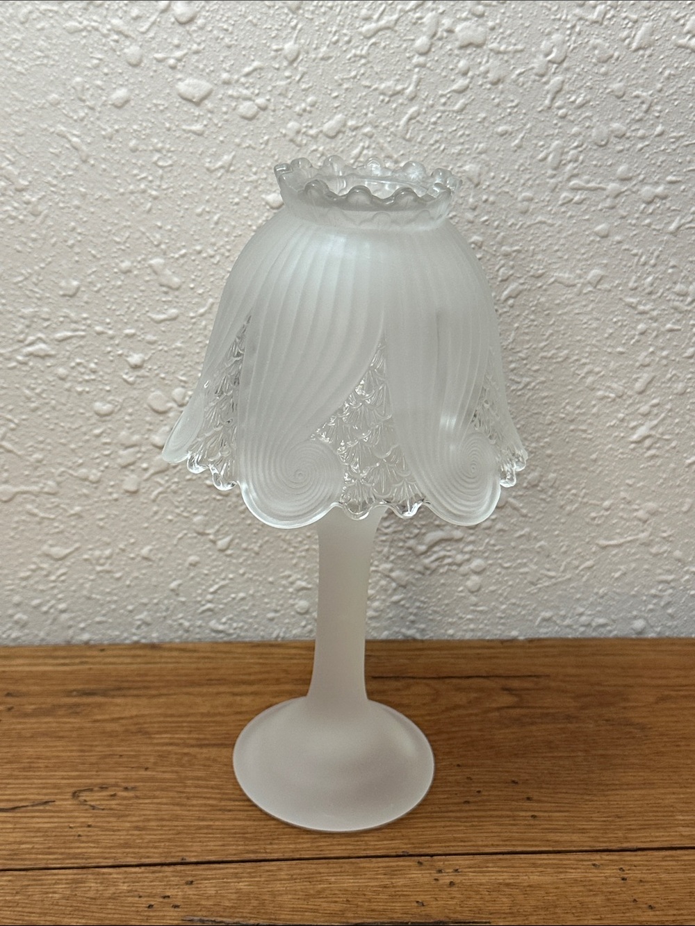 PartyLite Clairmont Tealight Fairy Lamp P0373 Vintage - Frosted White Glass